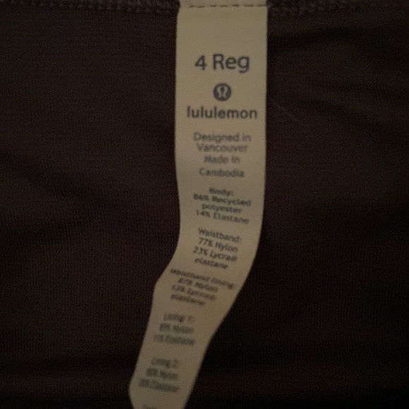 Lululemon Women’s shorts two tone gray - Picture 2 of 5